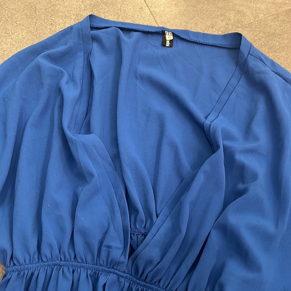 Beach cover up - Picture 2 of 2